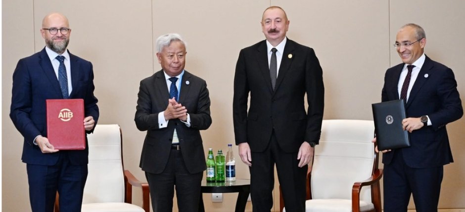 Azərbaycan və AİİB imzaladıqları birgə bəyannaməni mübadilə edib