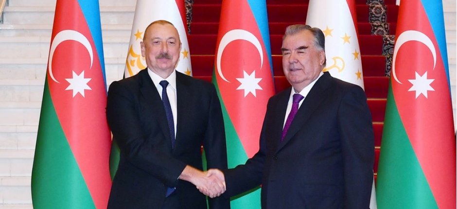 İlham Əliyev Tacikistan Prezidentini təbrik etdi