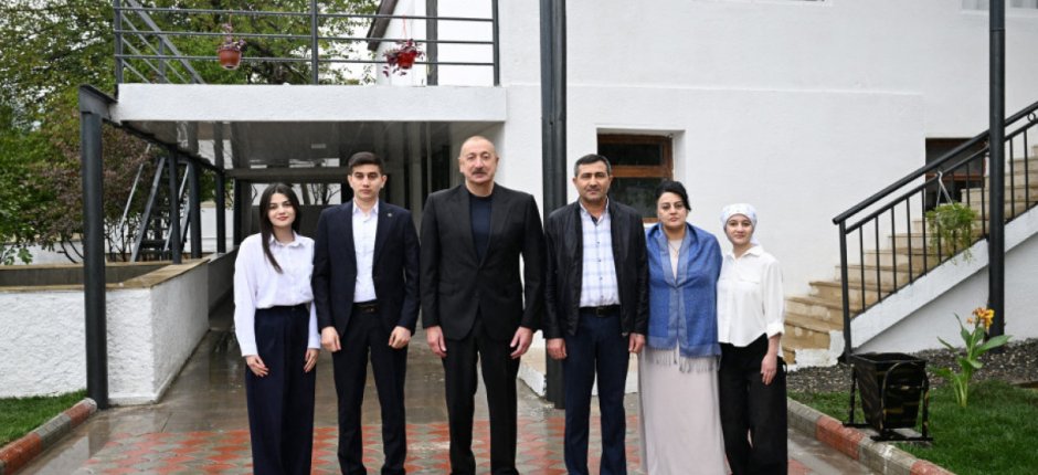 Prezident Hadrut qəsəbəsində olub - FOTOLAR