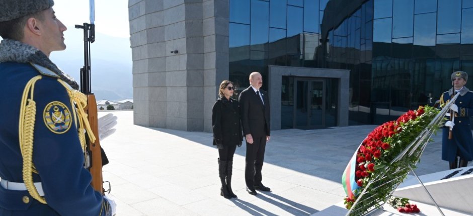 İlham Əliyev Xocalı Soyqırımı Memorialının açılışında - FOTOLAR