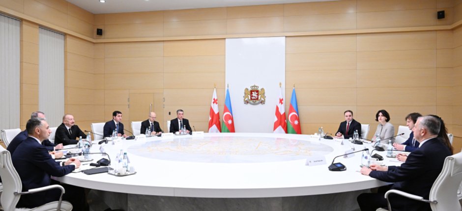 Prezidentin Kobaxidze ilə geniş tərkibdə görüşü - Fotolar