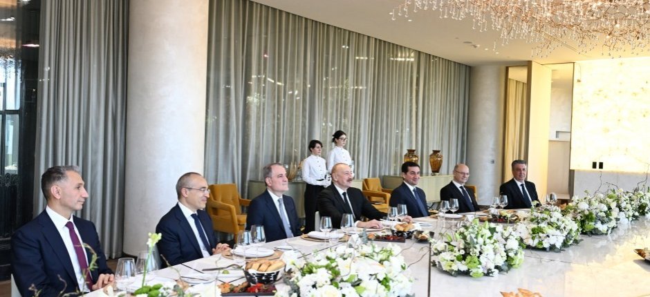 Azərbaycan Respublikasının Prezidentinin şərəfinə lanç verilib