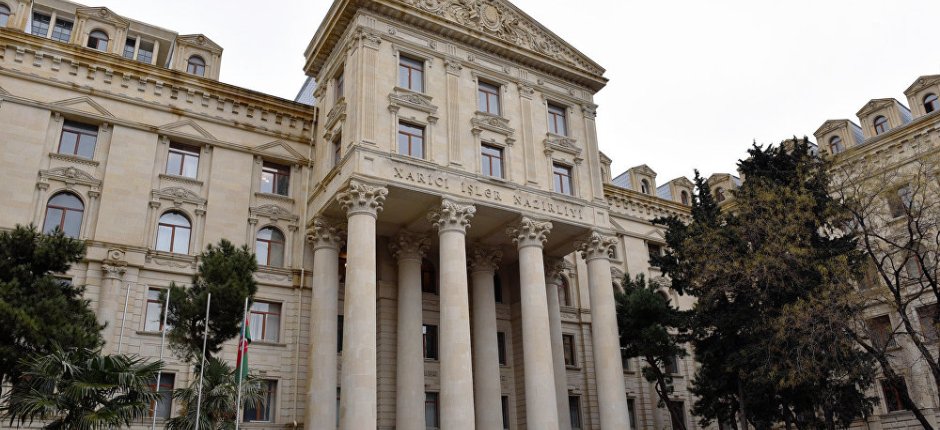 Rəsmi Bakı ABŞ və İran arasında elan edilmiş atəşkəsi alqışlayır