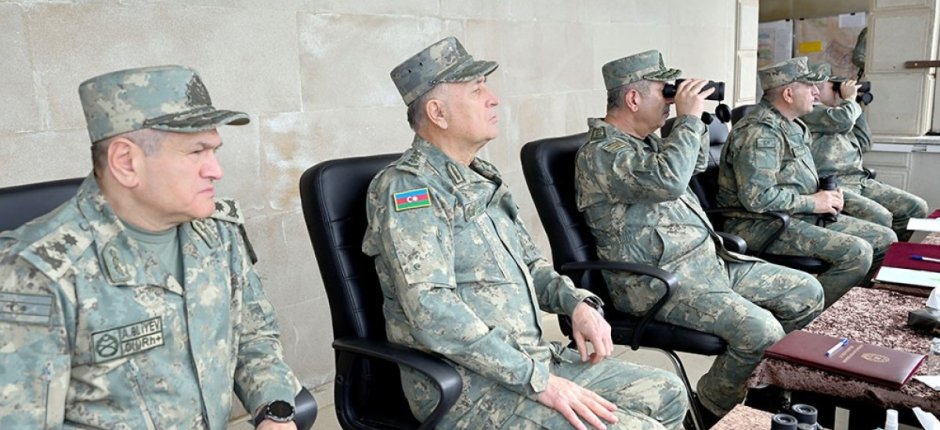 Zakir Həsənov döyüş atışlı taktiki təlimin gedişatını yoxladı - FOTOLAR