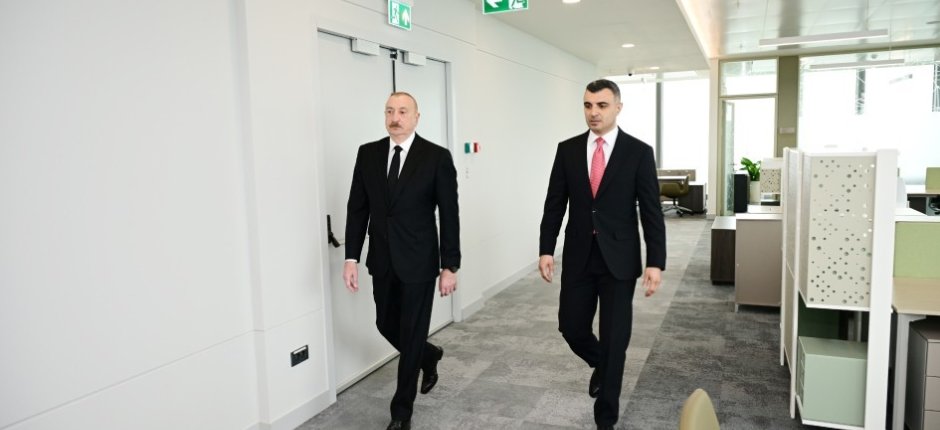 İlham Əliyev Mərkəzi Bankın yeni binasının açılışında - FOTOLAR