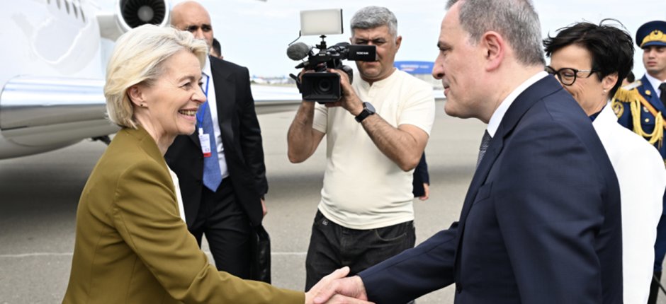 Ursula Fon der Lyayen Azərbaycana səfərə gəldi