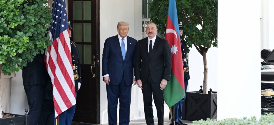 İlham Əliyev Donald Trampı təbrik etdi