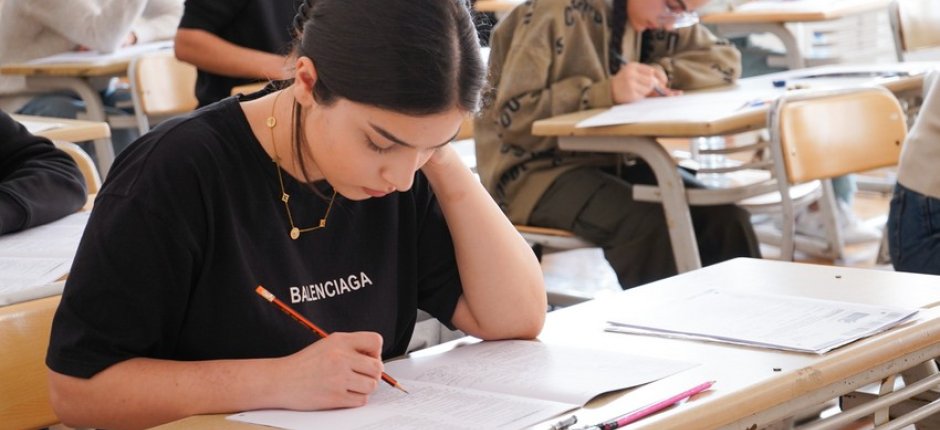 DİM-in magistratura imtahanı yenidən müzakirə mövzusu oldu – Minlərlə yer boş qaldı
