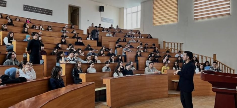Ali məktəblərdə yeni fənlər: Hansı ixtisaslarda dəyişiklik olacaq?