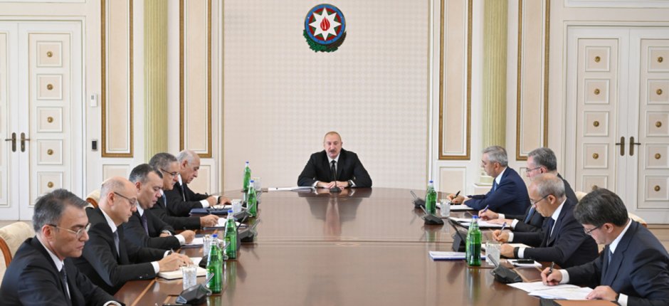 Prezident müşavirə keçirdi - FOTOLAR