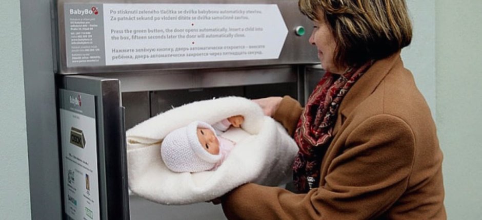Zibil qutusu, zirzəmi, yoxsa “Baby Box”? – Tərk edilən körpələr necə qoruna bilər?