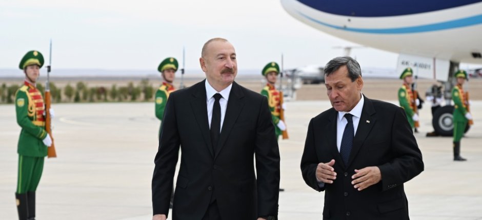İlham Əliyev Türkmənistana işgüzar səfərə gəlib - FOTOLAR