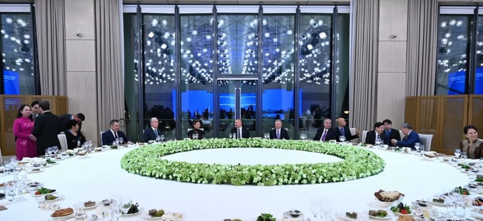 İlham Əliyevin adından AQEM-in 7-ci Zirvə Görüşünün iştirakçılarının şərəfinə şam yeməyi verilib
