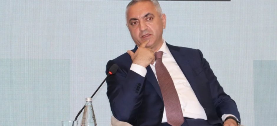 Prezident Elçin Yusubovu vəzifəsindən azad etdi