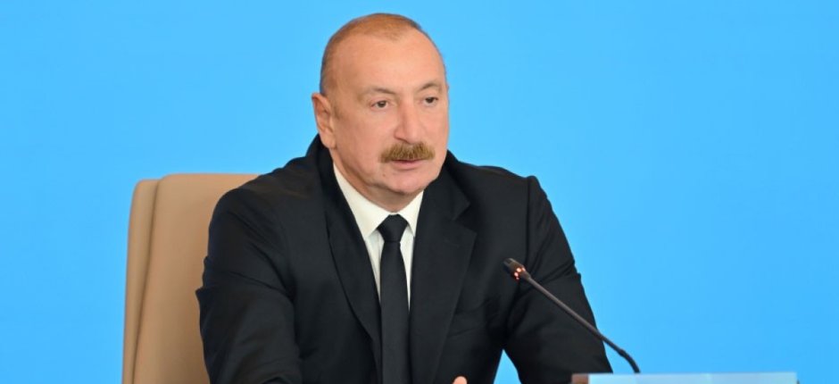 “Kiməsə dərs deməyə çalışmazdan öncə güzgüyə baxmalısınız”