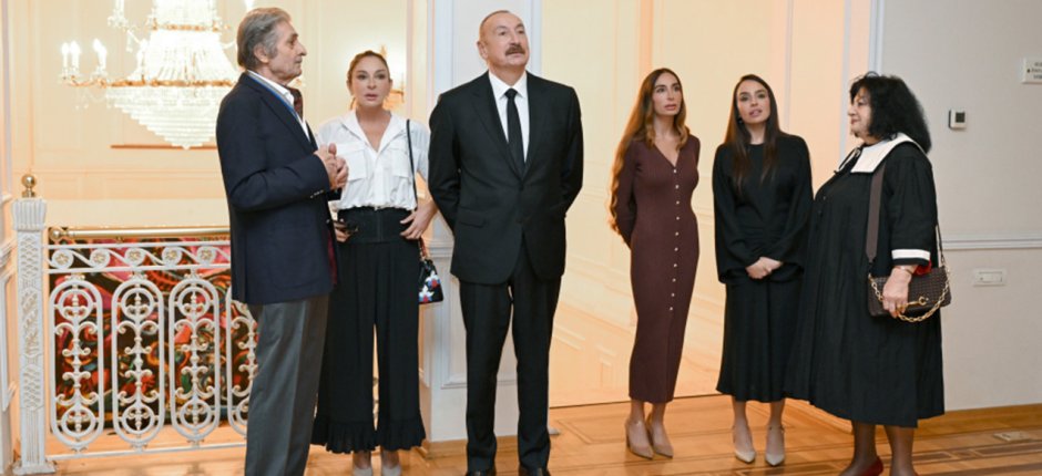 Prezident və ailə üzvləri sərgi ilə tanış oldu - FOTOLAR