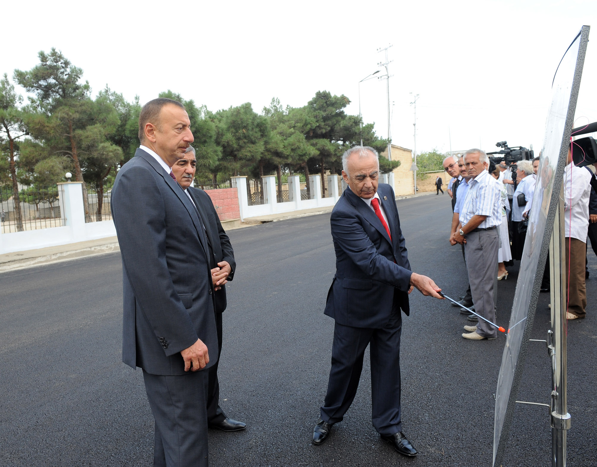 Prezident İlham Əliyev: “Ölkənin inkişafı hər bir qəsəbənin inkişafından asılıdır”