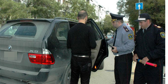 Yol polisinin saxladığı sürücülərin "daydayları" kimlərdir?