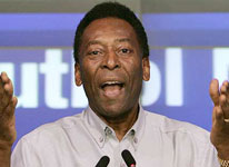 Pele: Messi dahi futbolçu deyil