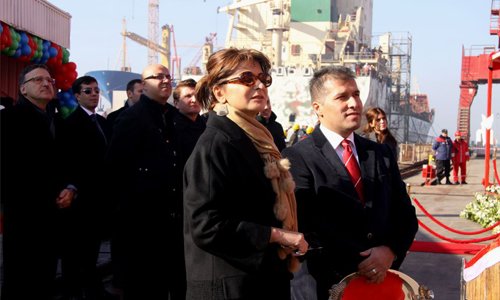 "Palmali"nin "Muğan" tankeri suya endirildi (FOTO)