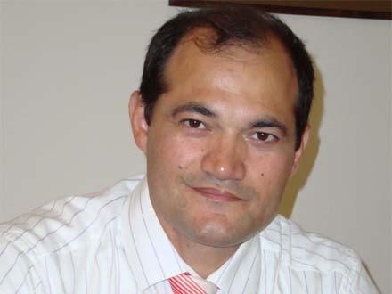 Razi Nurullayev Rusiyanın "idarə olunan" demokratiyasından yazdı