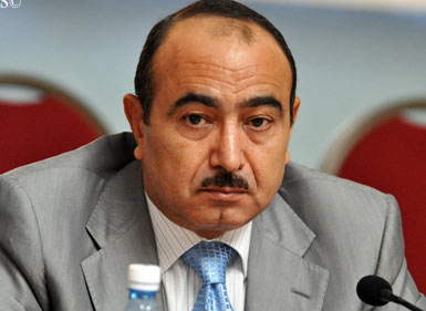 Əli Həsənov: “Sifariş yerinə yetirirlər”