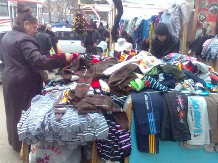 "8-ci KM bazarı"nda təhlükəli uşaq geyimləri satılır
