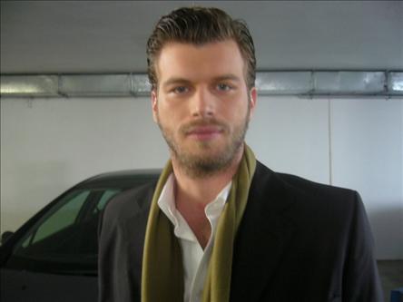 Kıvanç Tatlıtuğ səfir seçildi