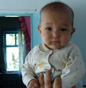 3 günlük körpəsini 213 dollara satdı- FOTO