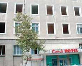 Bakının mərkəzində məşhur otel sökülür