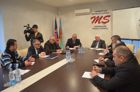 Mətbuat Şurasında qəzet satışının problemləri müzakirə olundu