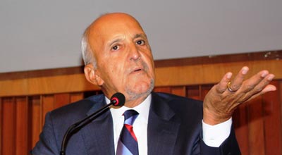 Türk aparıcı Sarkoziyə fransızca müraciət etdi (VİDEO)