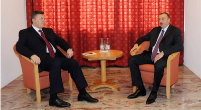 İlham Əliyev Viktor Yanukoviçlə görüşdü