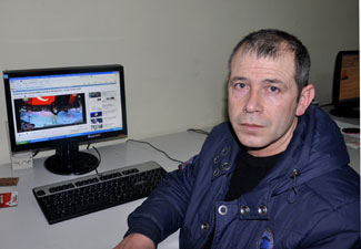 “Facebook”da mahnı paylaşdığı üçün işdən çıxarıldı - FOTO