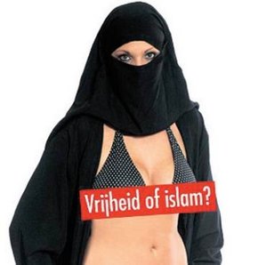 İslam əleyhinə çılpaq kampaniya - FOTO