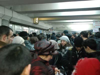 Metroda növbəti problem