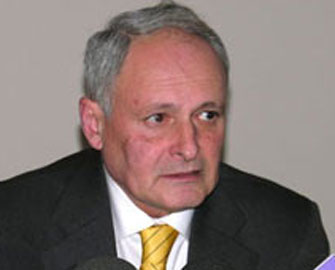 Jurnalist Səhiyyə Nazirini Avropa məhkəməsinə verir