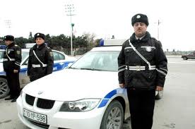 Yol polisindən qadınlara 