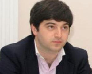 Nazirin oğlu ilə bağlı material dərc edən qəzet üzr istədi