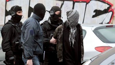Gəncədə şok: Polislə silahlı qruplaşma arasında atışma, ölənlər var