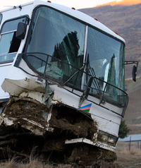 Biləcəridə avtobus aşdı