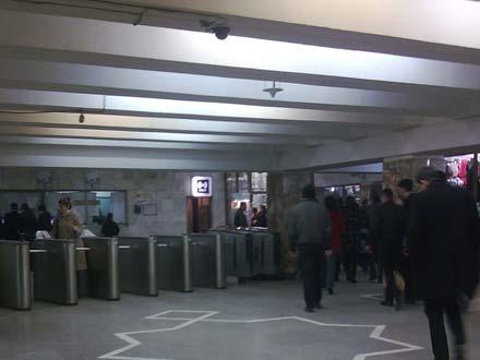 Bakı Metrosunda satıcılar ayağa qalxdı