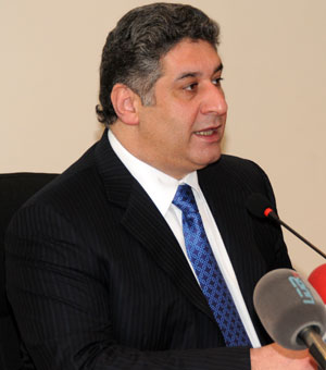 Azad Rəhimov Yunanıstana gedir