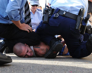 Polis ‘Memar Əcəmi’də əməliyyat keçirdi
