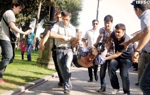 Bulvara xalq gəzintisinə çıxan müxalifətçilər saxlanıldı - FOTO