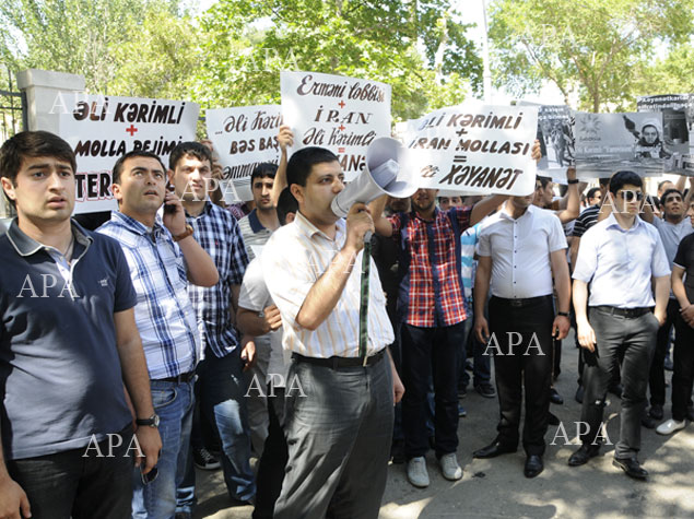 Əli Kərimlinin evinin qarşısında aksiya oldu