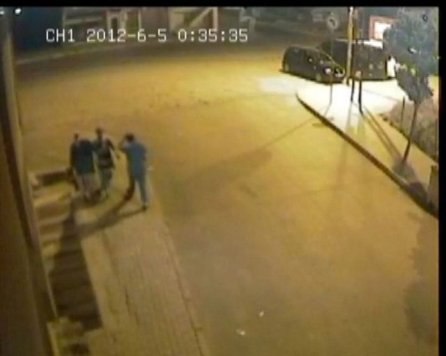16 yaşlı ana körpəsini atıb qaçdı – FOTOLAR
