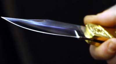 Qonşusunu bıçaqladı