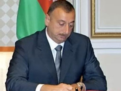 Prezident 2 icra başçısına orden verdi
