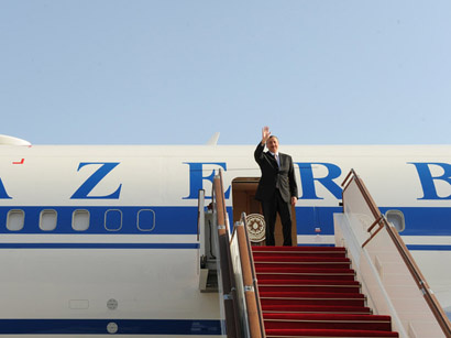 Prezident Bakıya qayıtdı